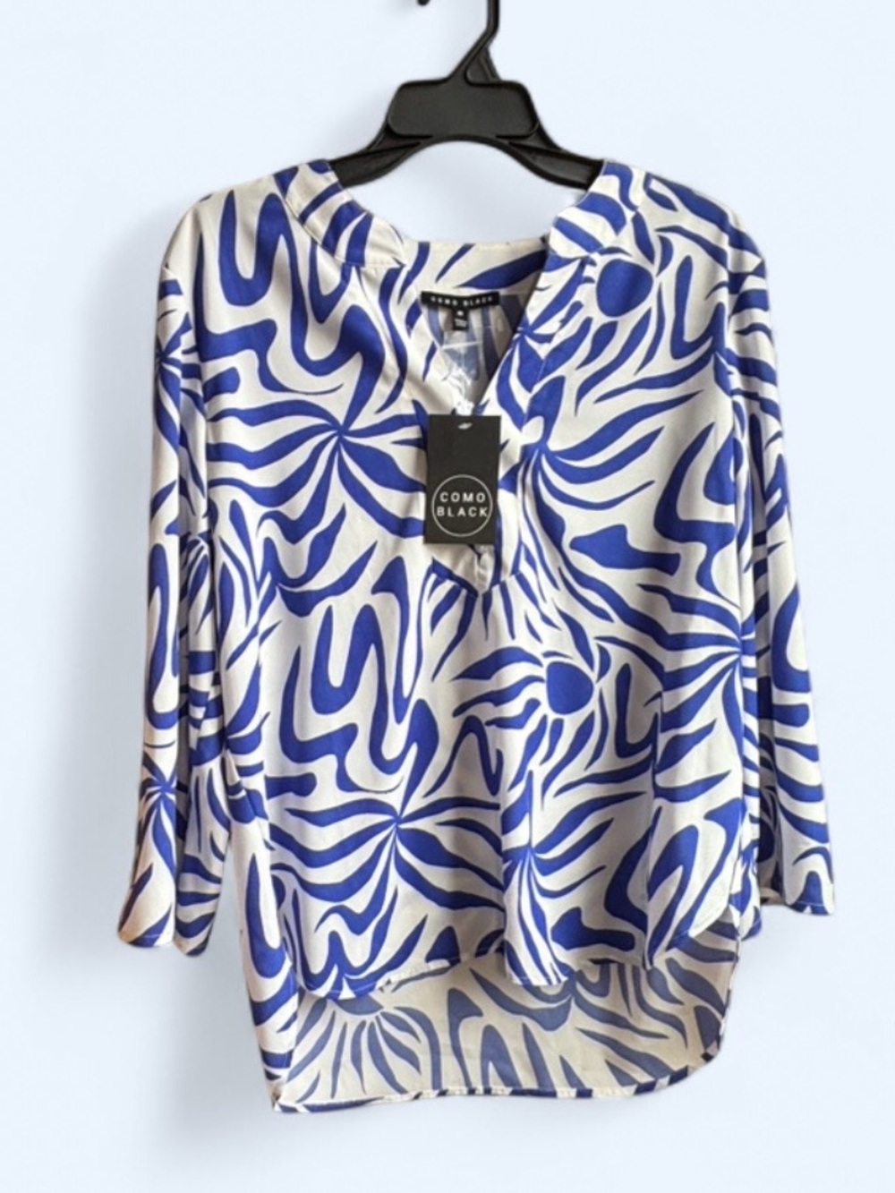 COMO BLACK Blue & White Printed V-Notch Blouse